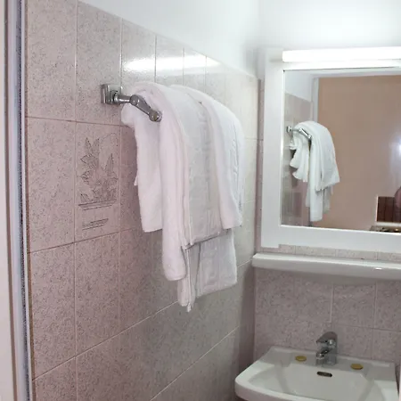 Melody מלון דירות פליראקי