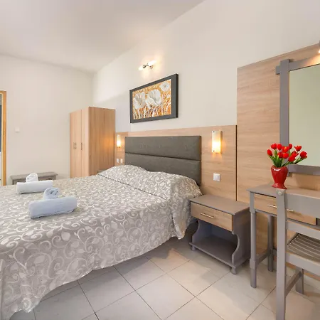 מלון דירות Melody 3*