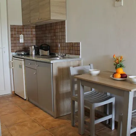 מלון דירות Melody פליראקי