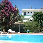 Melody Ξενοδοχείο με διαμερίσματα Φαληράκι