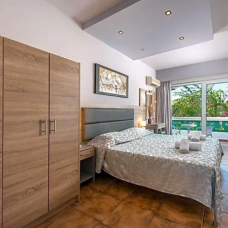 Lejlighedshotel Melody 3*