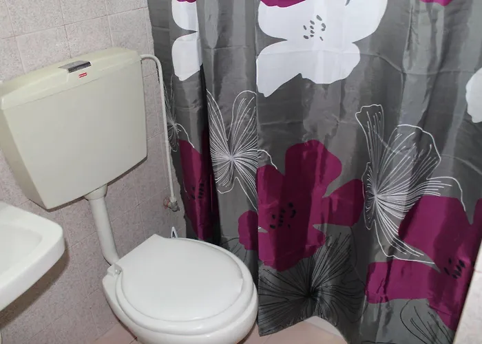 Melody מלון דירות פליראקי